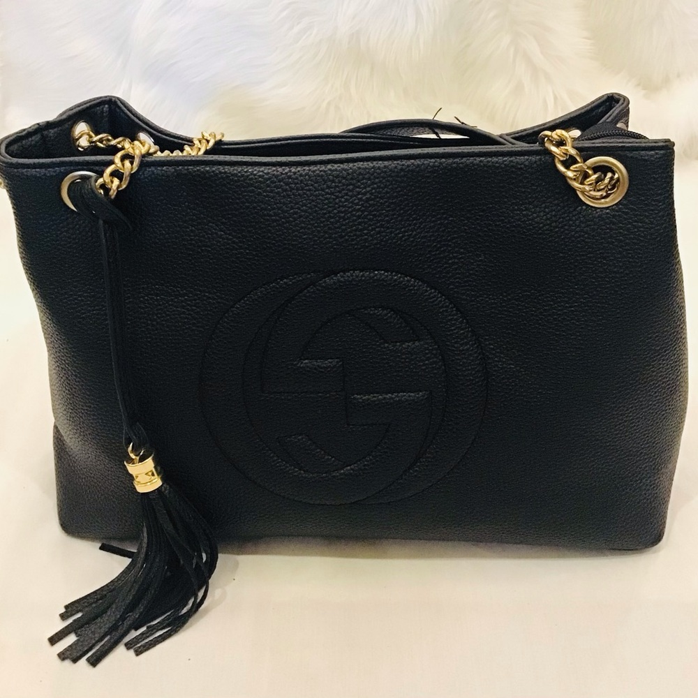 Gucci Black Leather Shoulder Bag with Tassel and Gold Chain